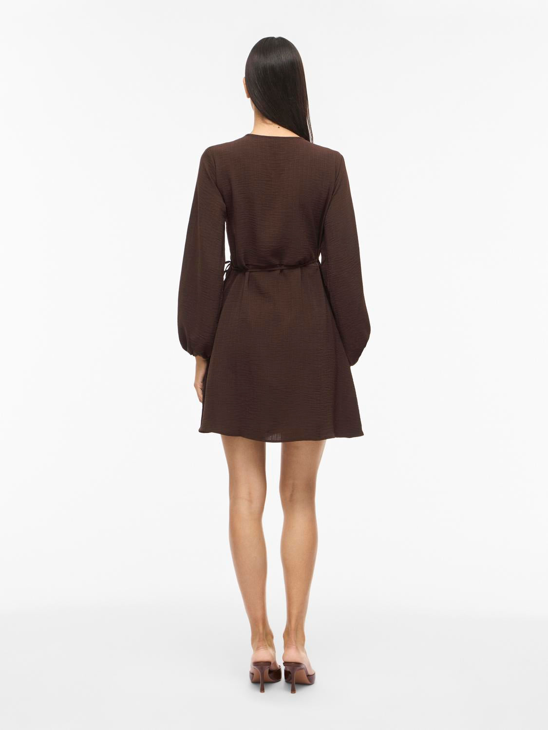 model_shot-back